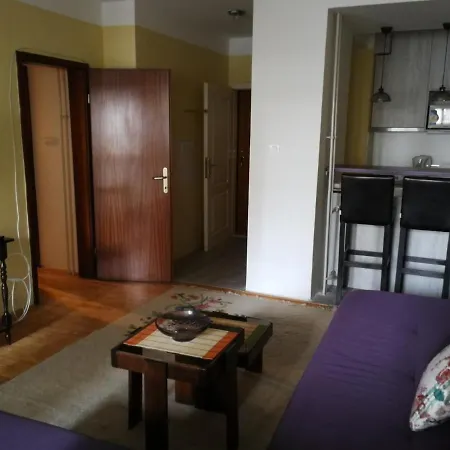 Golden Eye Apartment *